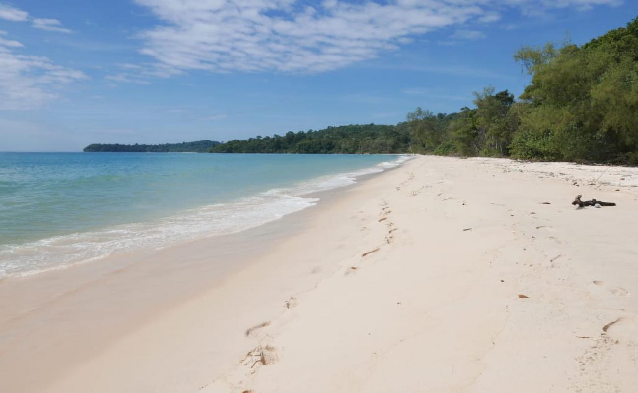 Photo of Sampoch Island Beach with bright fine sand surface