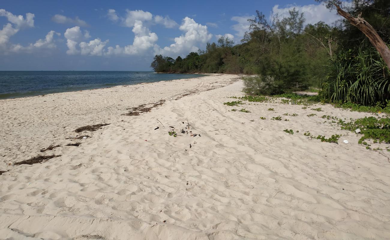 Photo of Silver Beach with bright sand surface