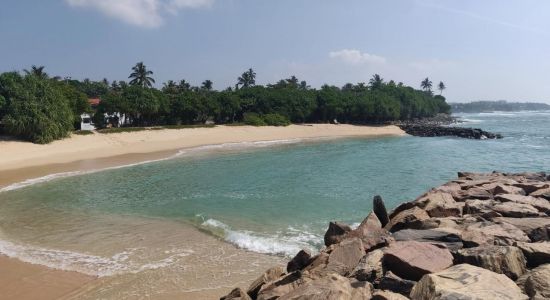 Midigama Right Beach