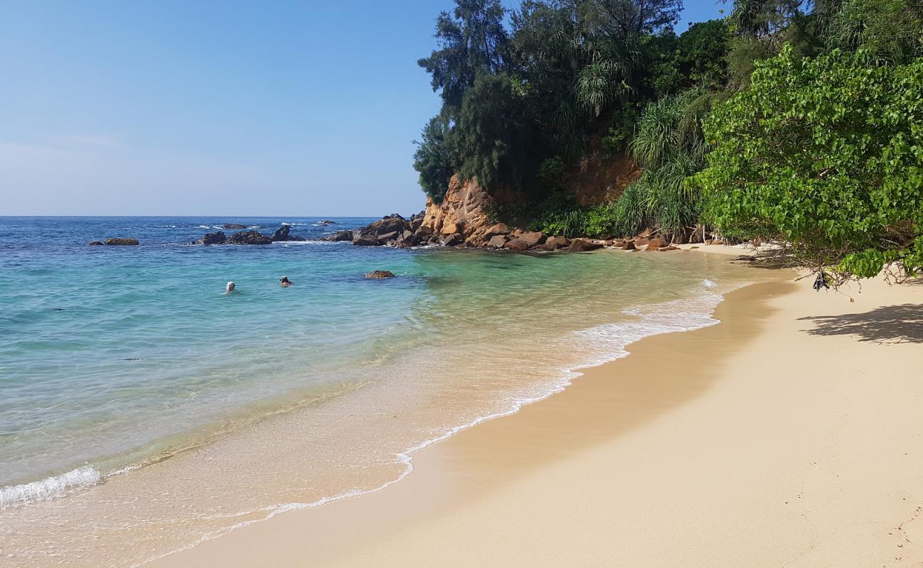 Photo of Ahangama Kanda Beach with bright sand surface