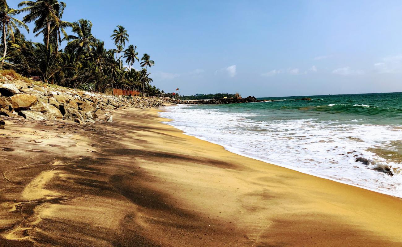 Photo of Pitiwella Beach with bright sand surface