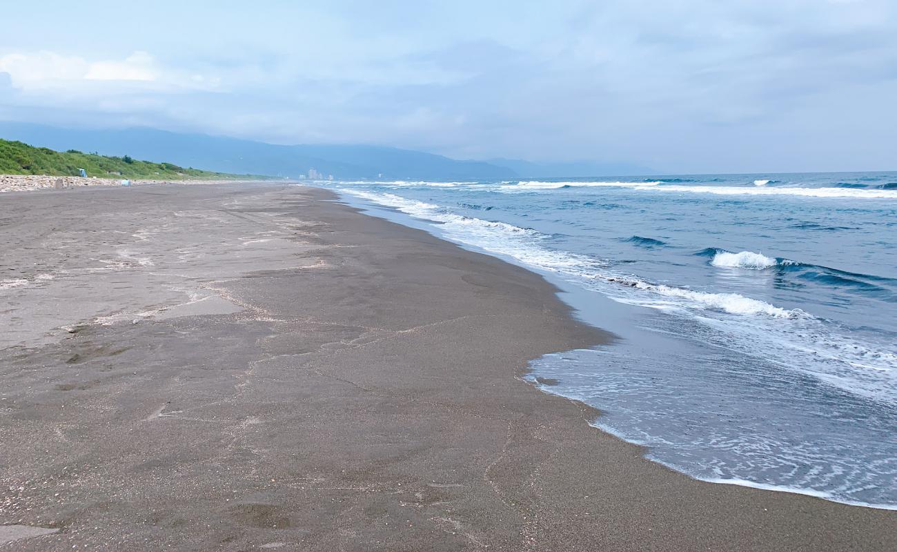 Photo of Guishan Island Beach with gray sand surface