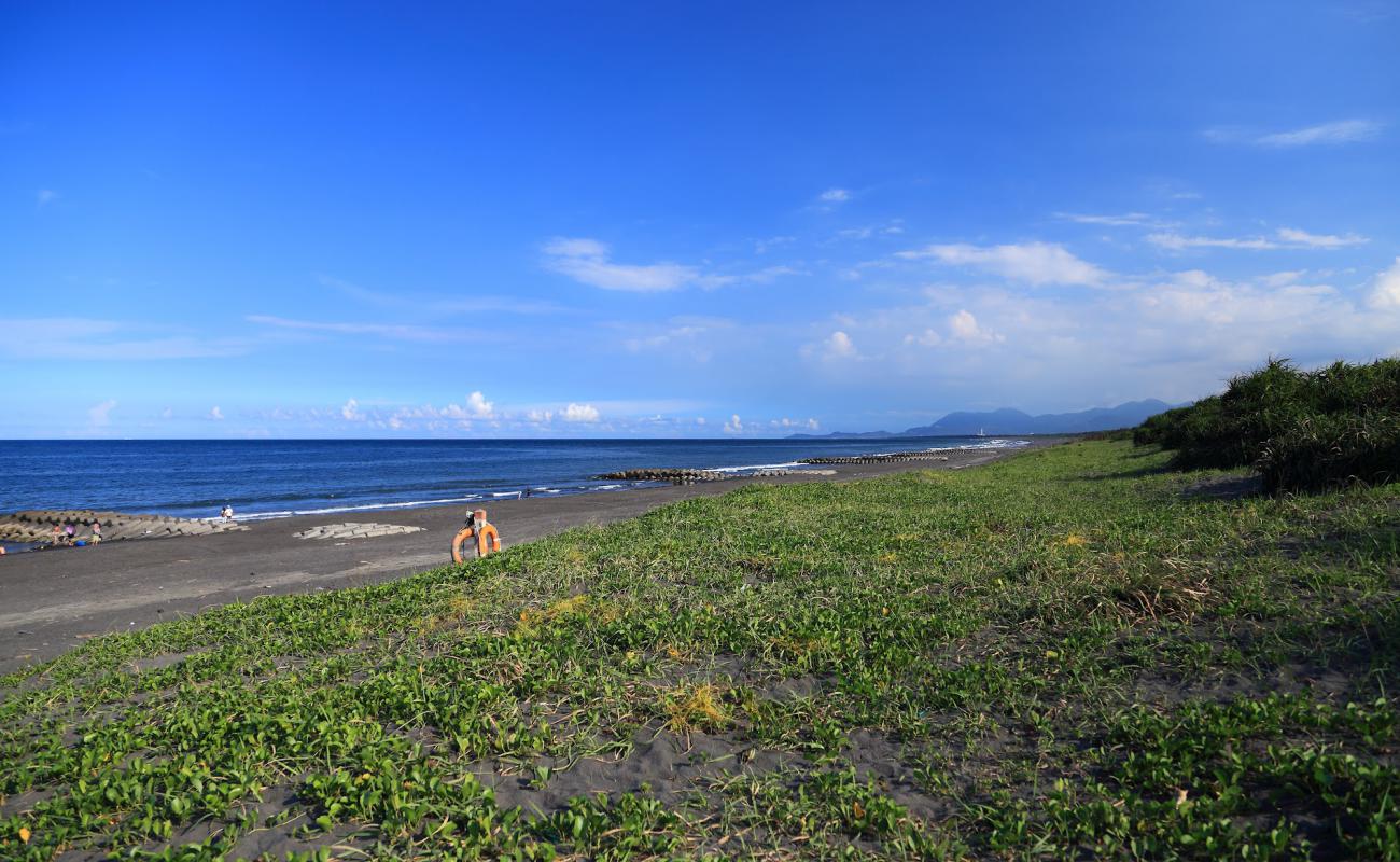 Photo of Yongzhen Recreation Area Beach with gray sand surface