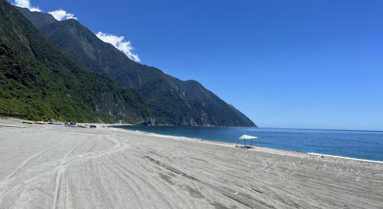 Chongde Gravel Beach