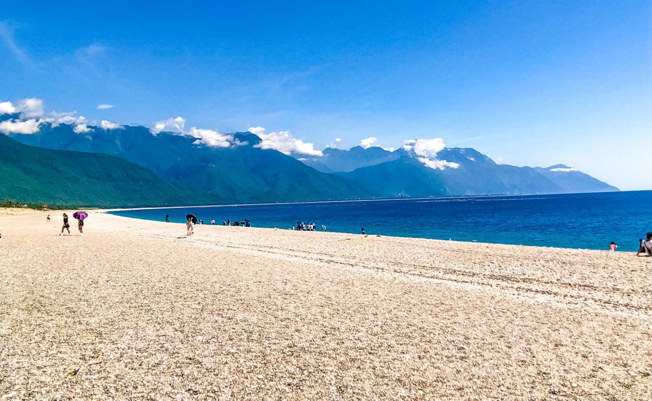 Photo of Qixingtan Beach with gray pebble surface