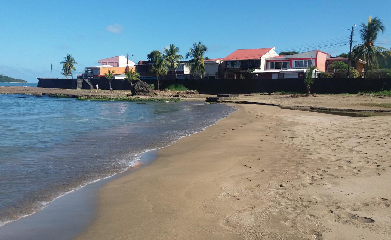 Photo of Playa Los Banos with gray sand surface