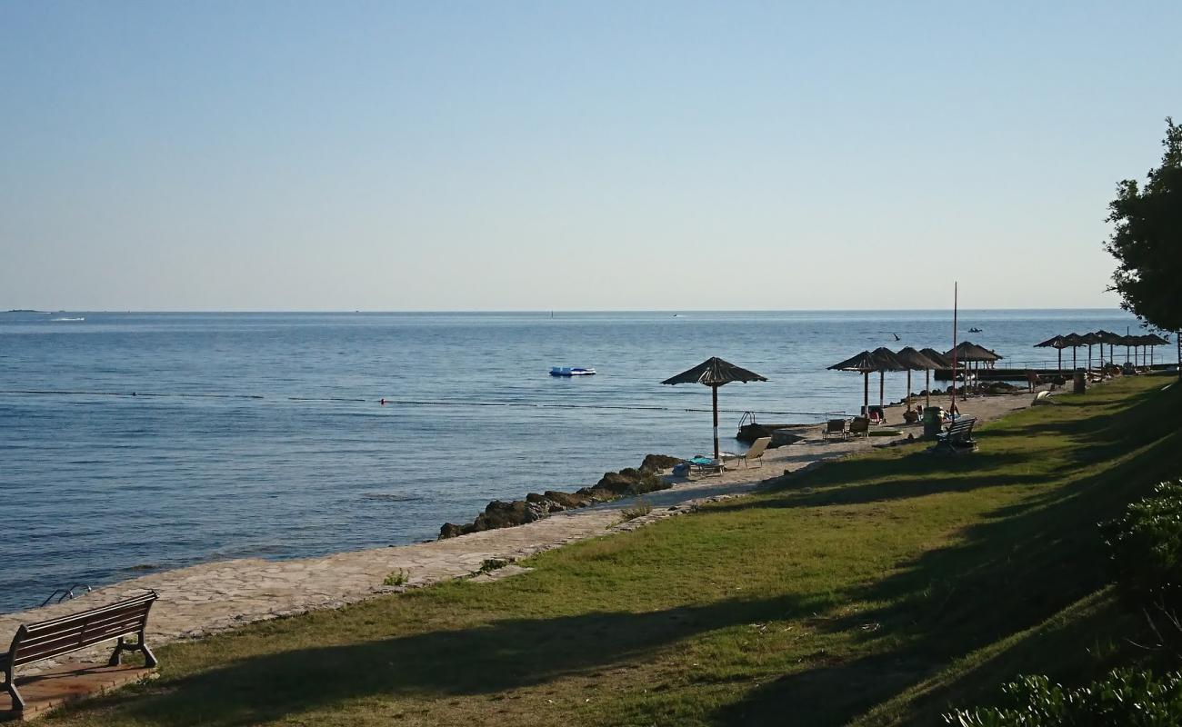 Photo of Gemo beach with concrete cover surface