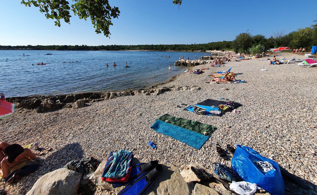 Photo of Pichlinger Meer with light fine pebble surface