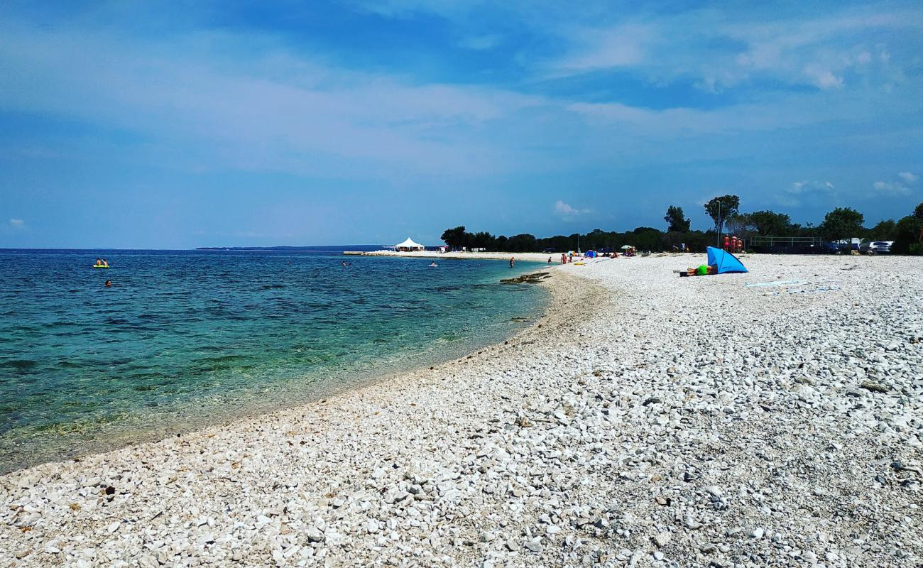 Photo of Peroj beach with white pebble surface