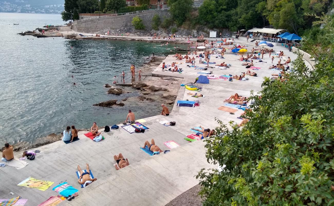 Photo of Empeduja beach with light fine pebble surface