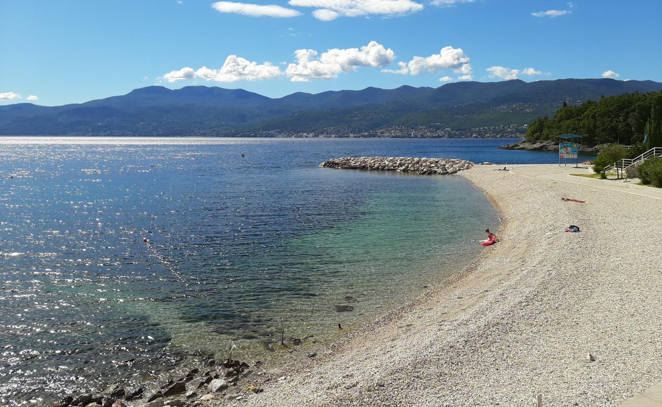 Photo of Ploce beach with brown fine pebble surface