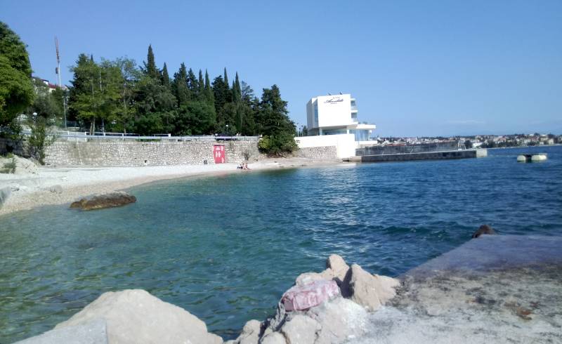 Photo of Amabilis beach with light pebble surface