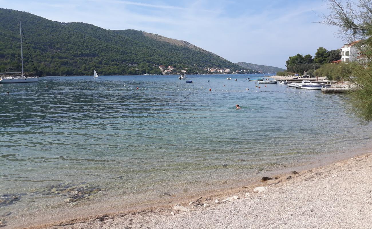 Photo of Dumici beach and the settlement