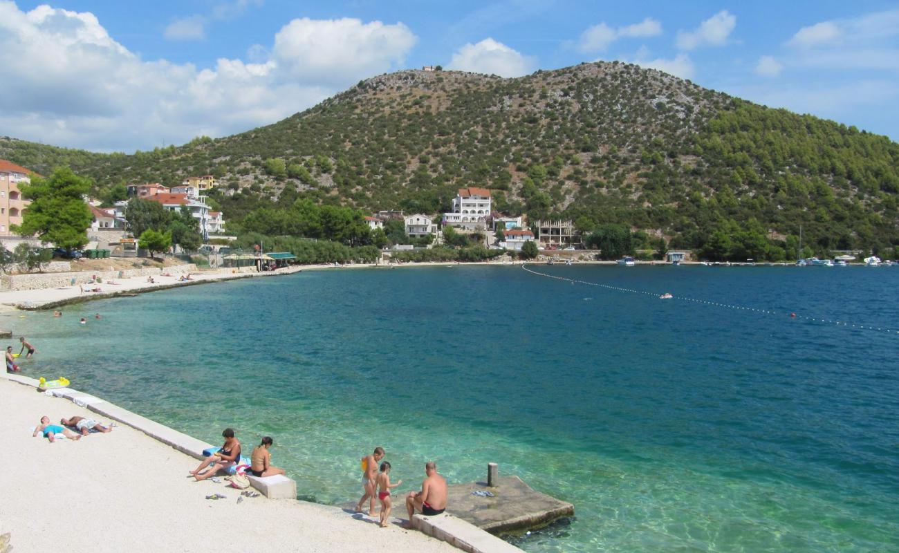 Photo of Plaza Pralisce with light fine pebble surface