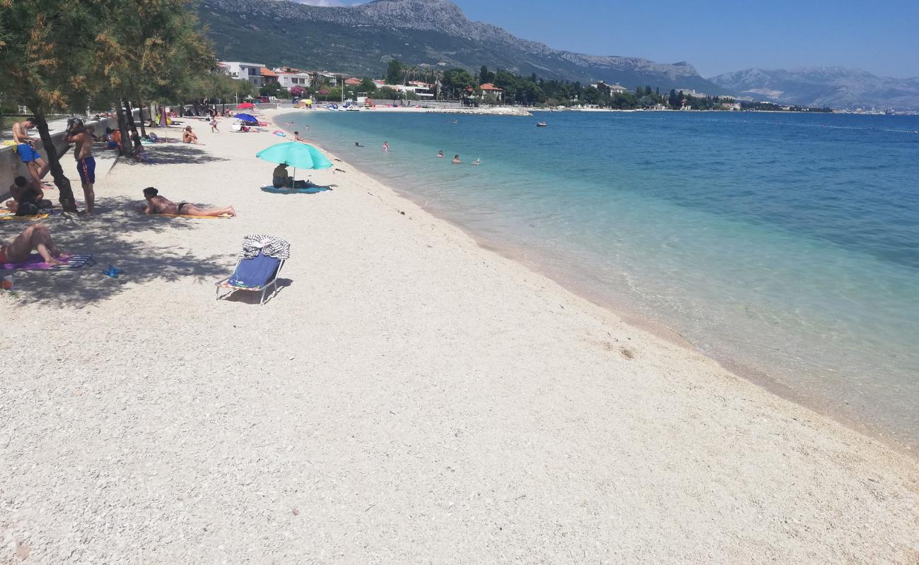 Photo of Dardin beach with light fine pebble surface