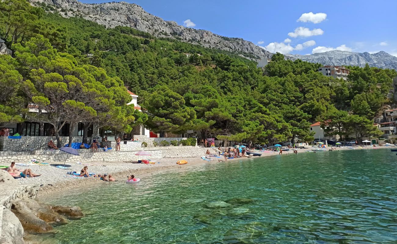 Photo of Jakirusa beach with light fine pebble surface