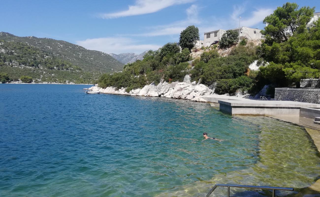 Photo of Ploce beach with concrete cover surface