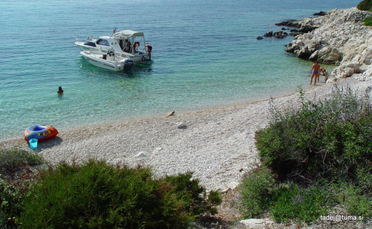 Photo of Zal beach with white pebble surface