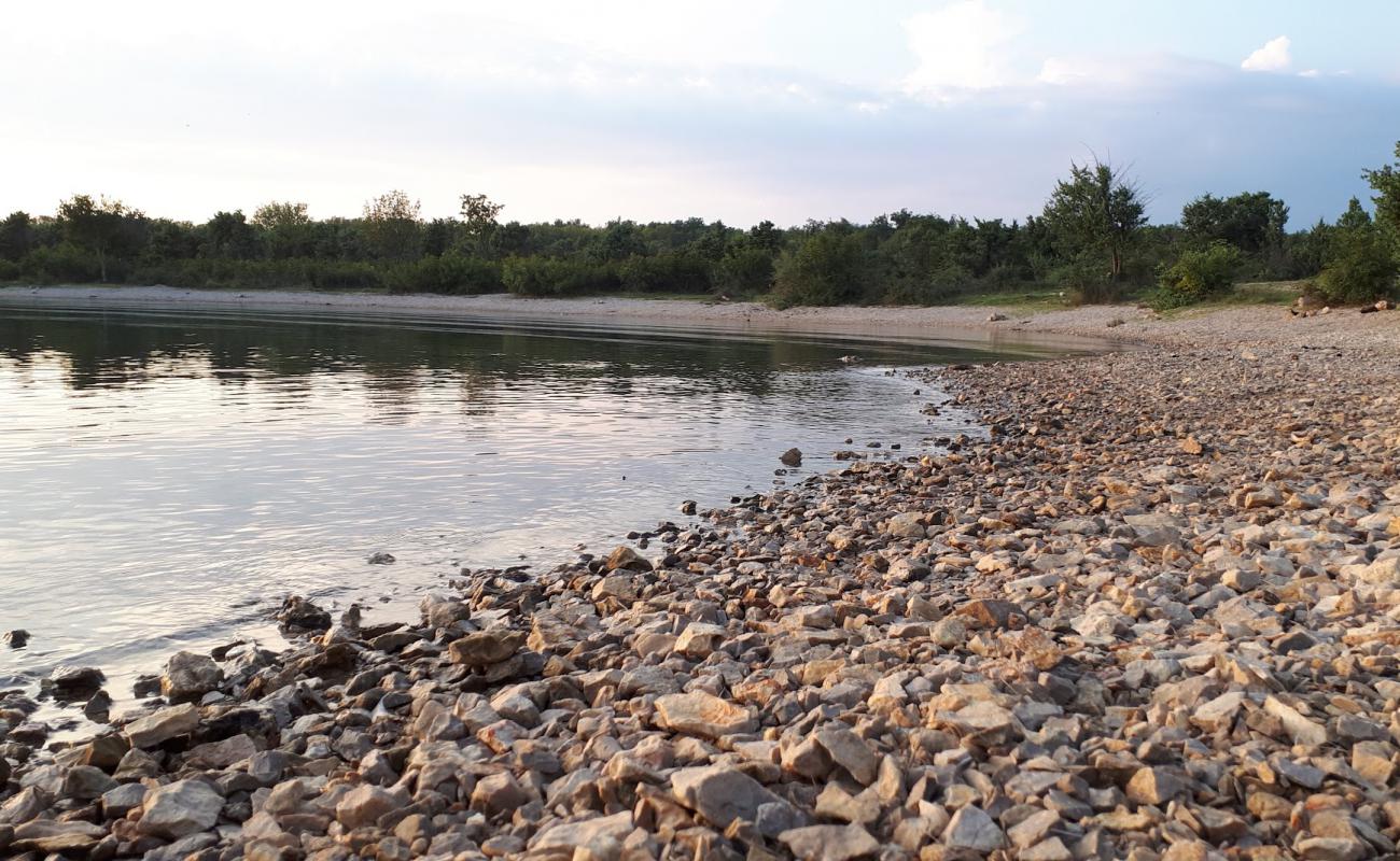 Photo of Plaza Rudine with rocks cover surface