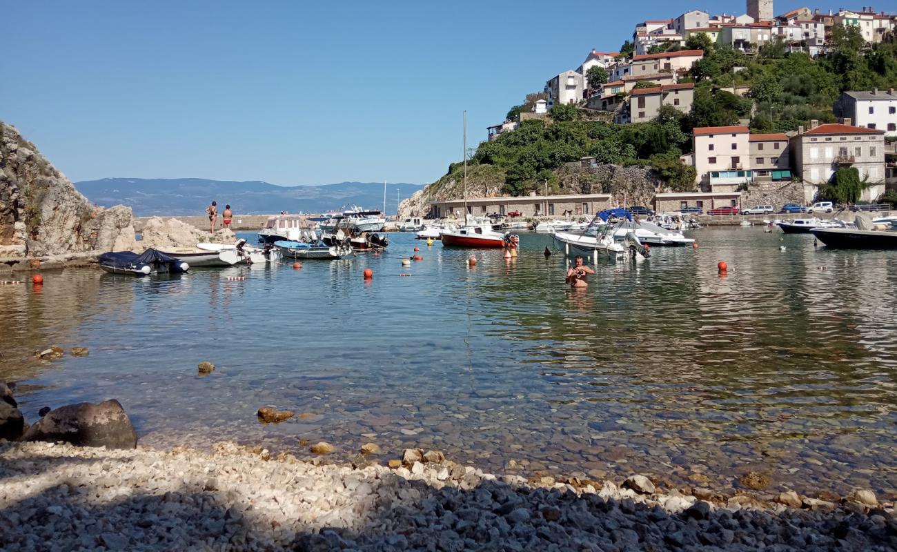 Photo of Nuluk beach with light pebble surface