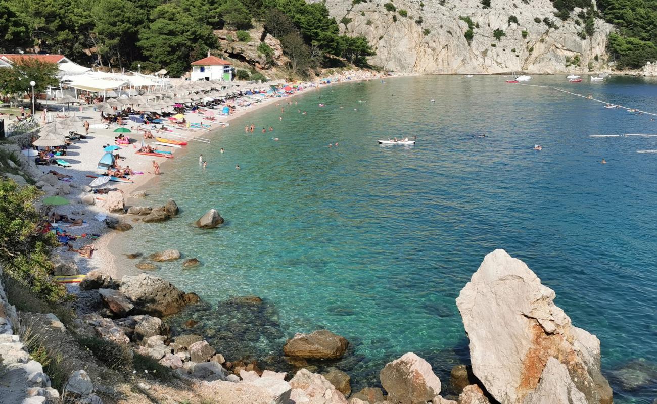 Photo of Plaza Bunculuka with white fine pebble surface