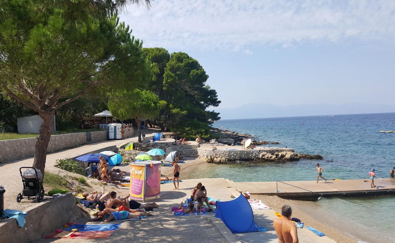 Photo of Uhlic beach with light fine pebble surface