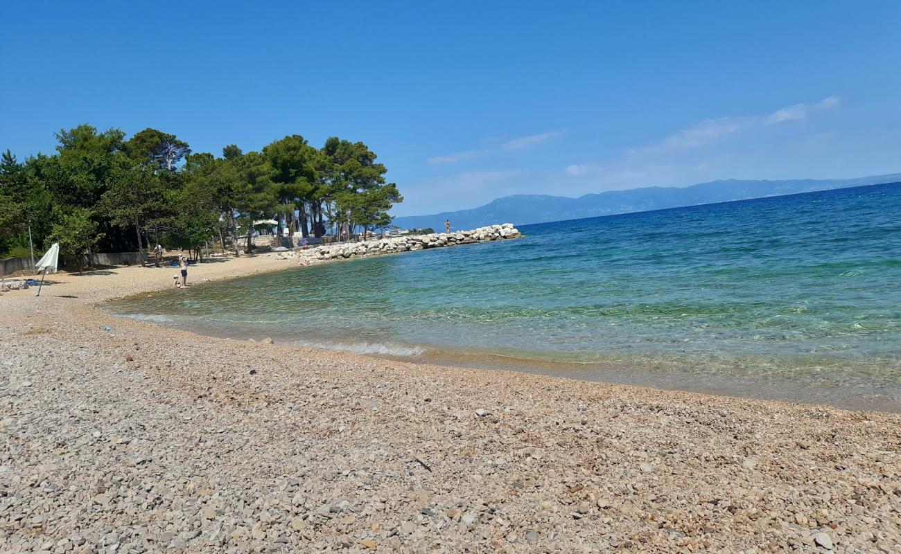 Photo of BWR beach with light fine pebble surface