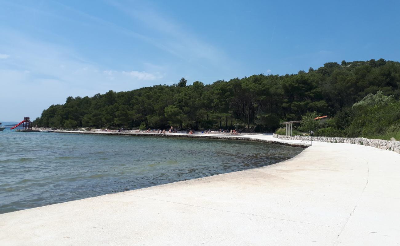 Photo of Plaza Velika Sabusa with concrete cover surface