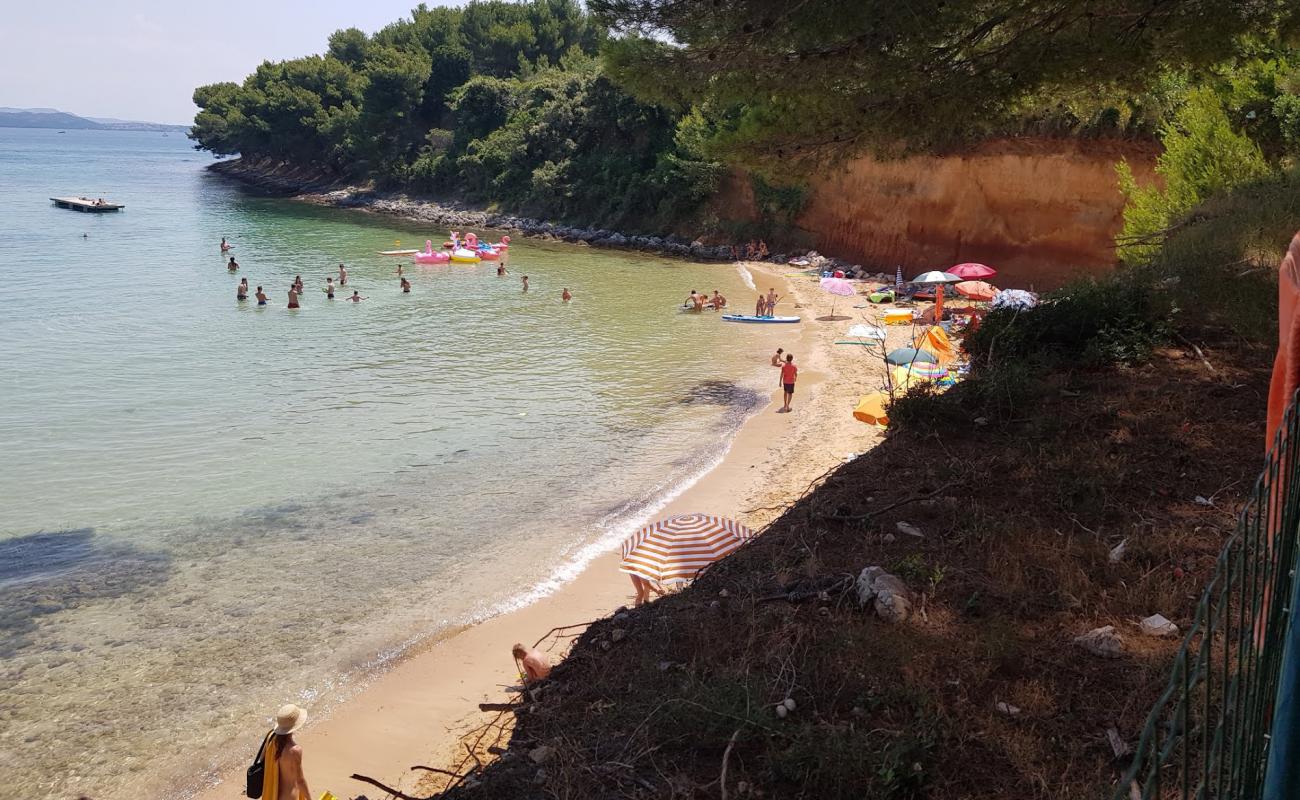 Photo of Sovinje beach with brown sand surface