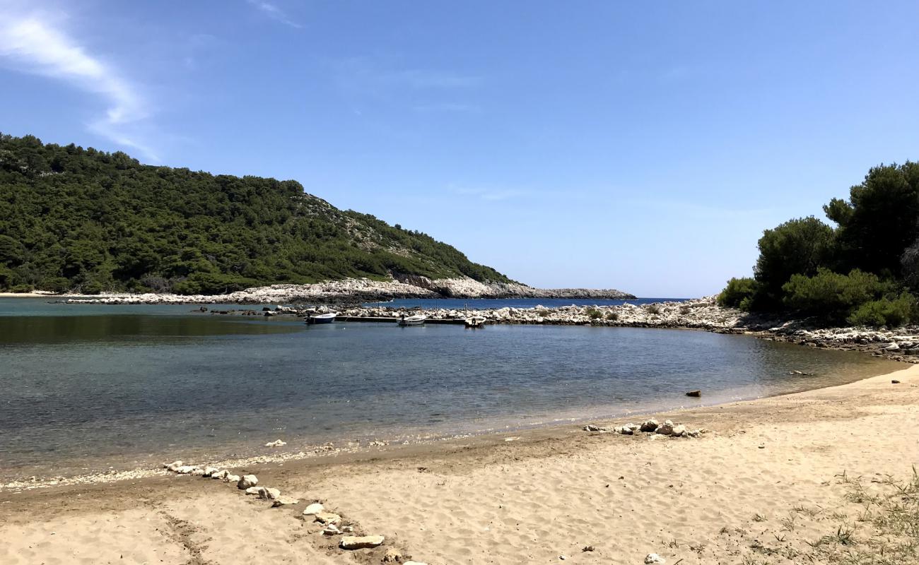 Photo of Plaza Limuni with bright sand surface