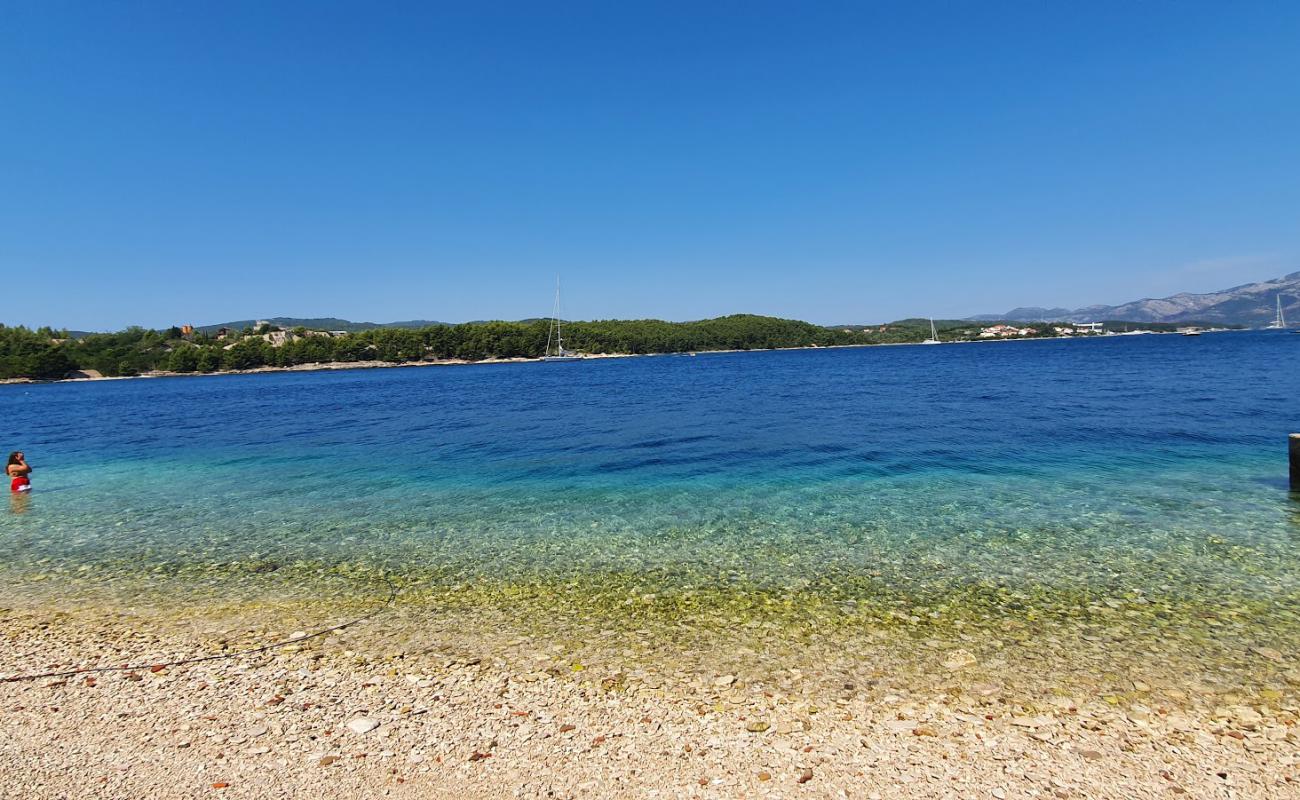 Photo of Otocic Vrnik with white pebble surface