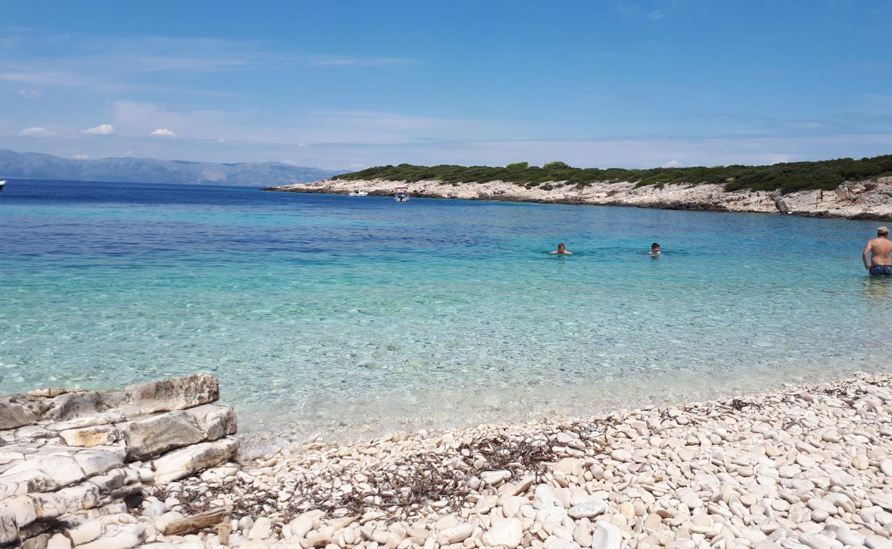 Photo of Uvala Bili Bok with white pebble surface