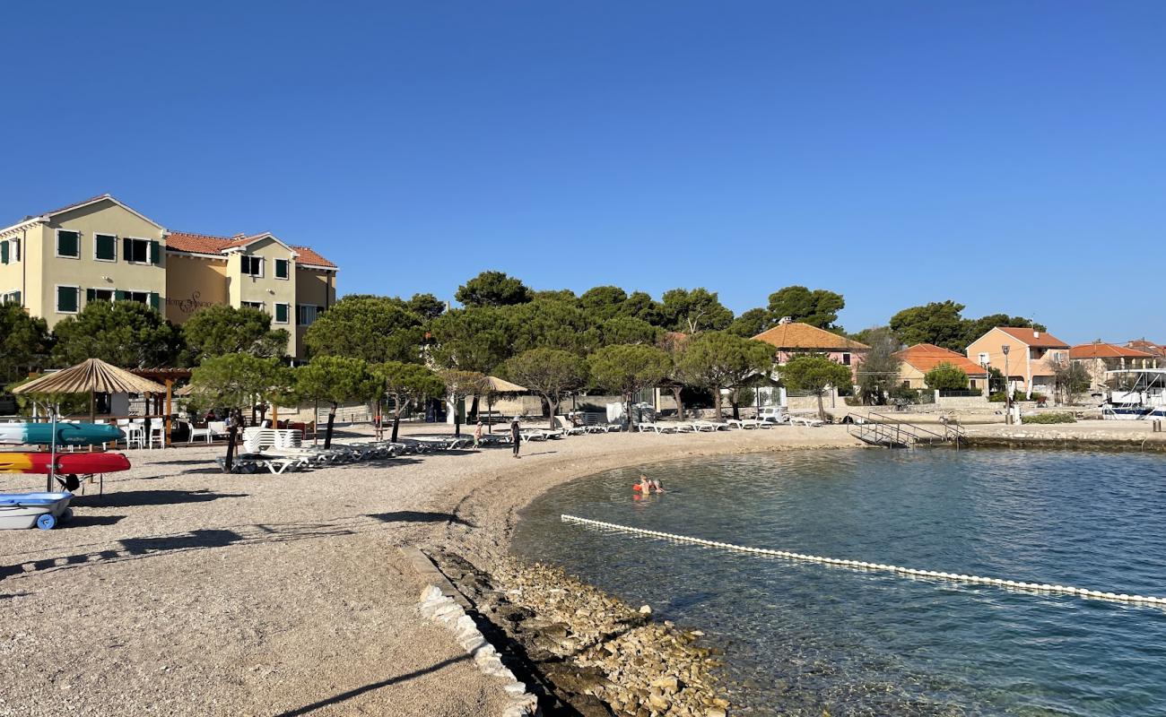 Photo of Plaza Spongiola with gray fine pebble surface