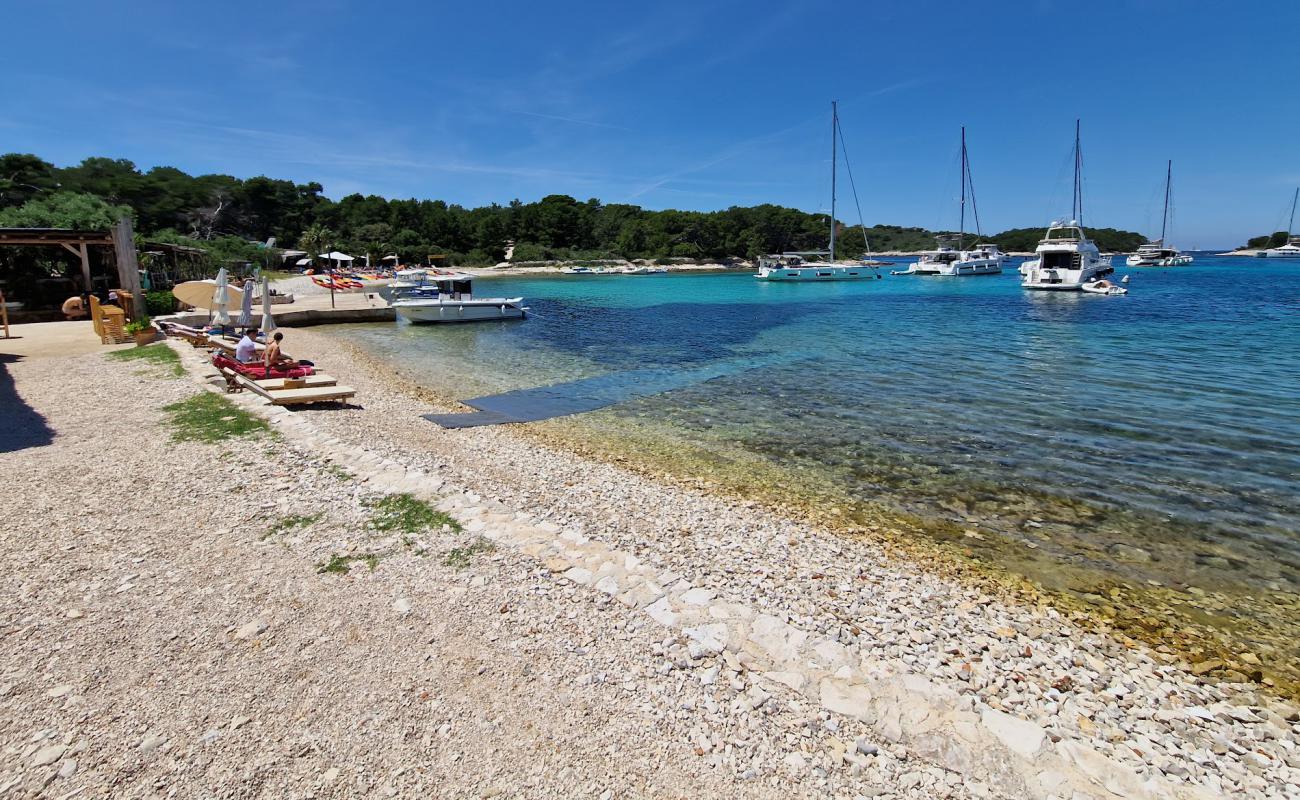 Photo of Tri Grede Bay with rocks cover surface