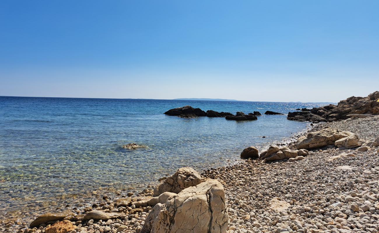 Photo of Plaza Mulobedanj with rocks cover surface