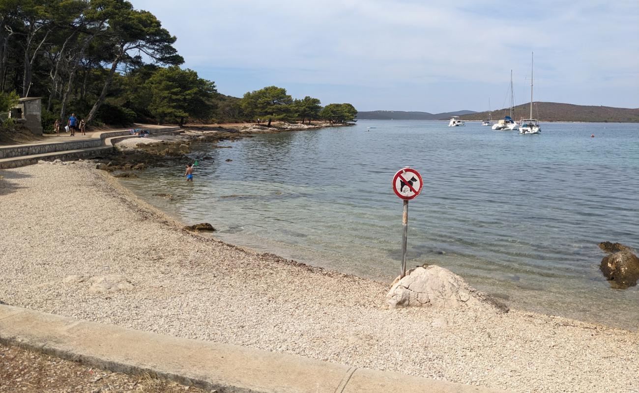 Photo of Uvala Zmorasnja Luka with light pebble surface