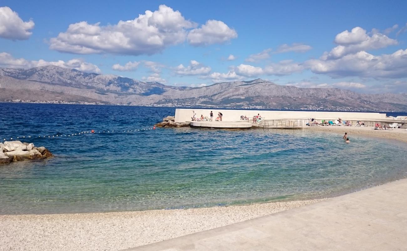 Photo of Plaza Porat with light fine pebble surface