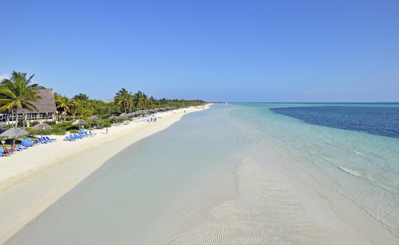 Photo of Cayo Guillermo with bright fine sand surface