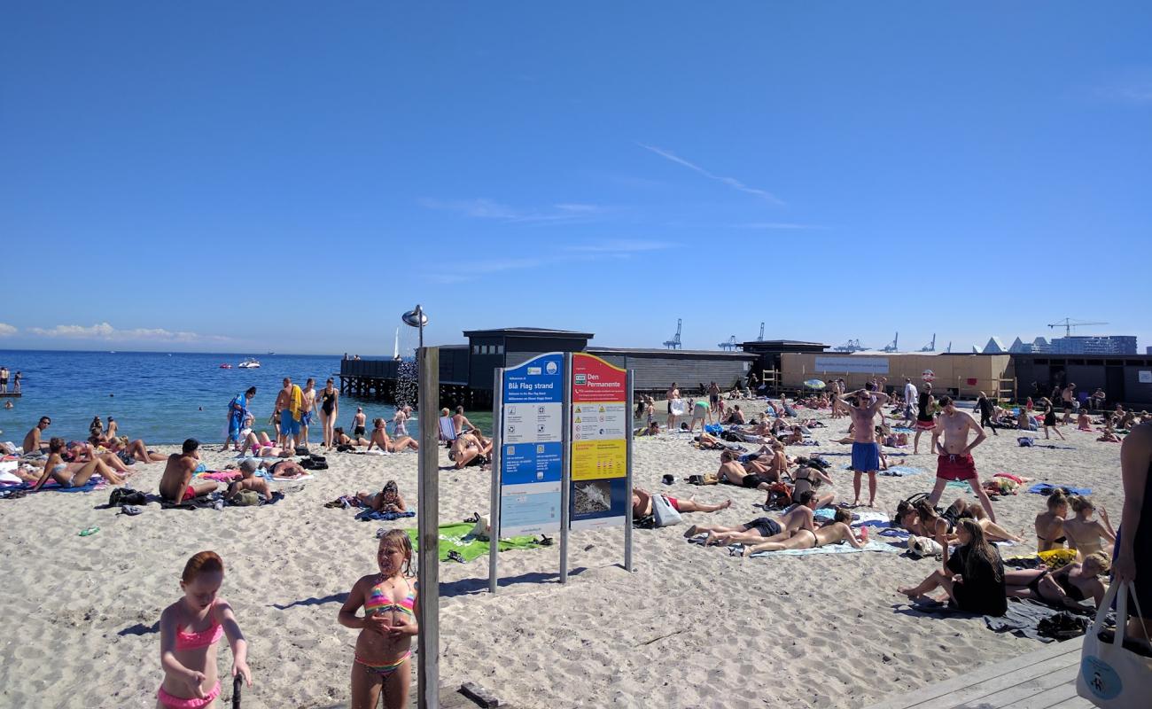 Photo of Den Permanente Beach with bright sand surface