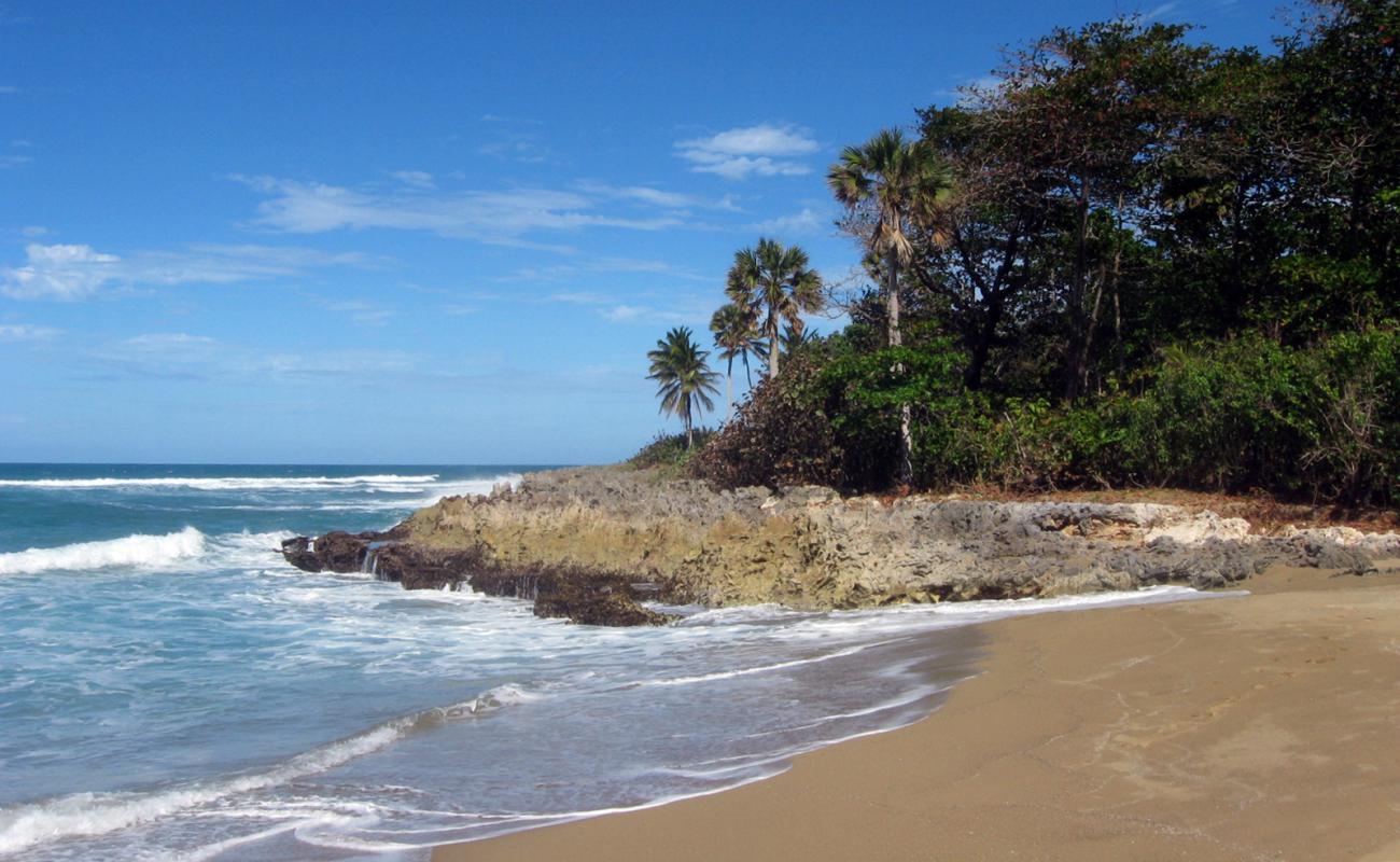 Photo of Coral De Sol with bright fine sand surface