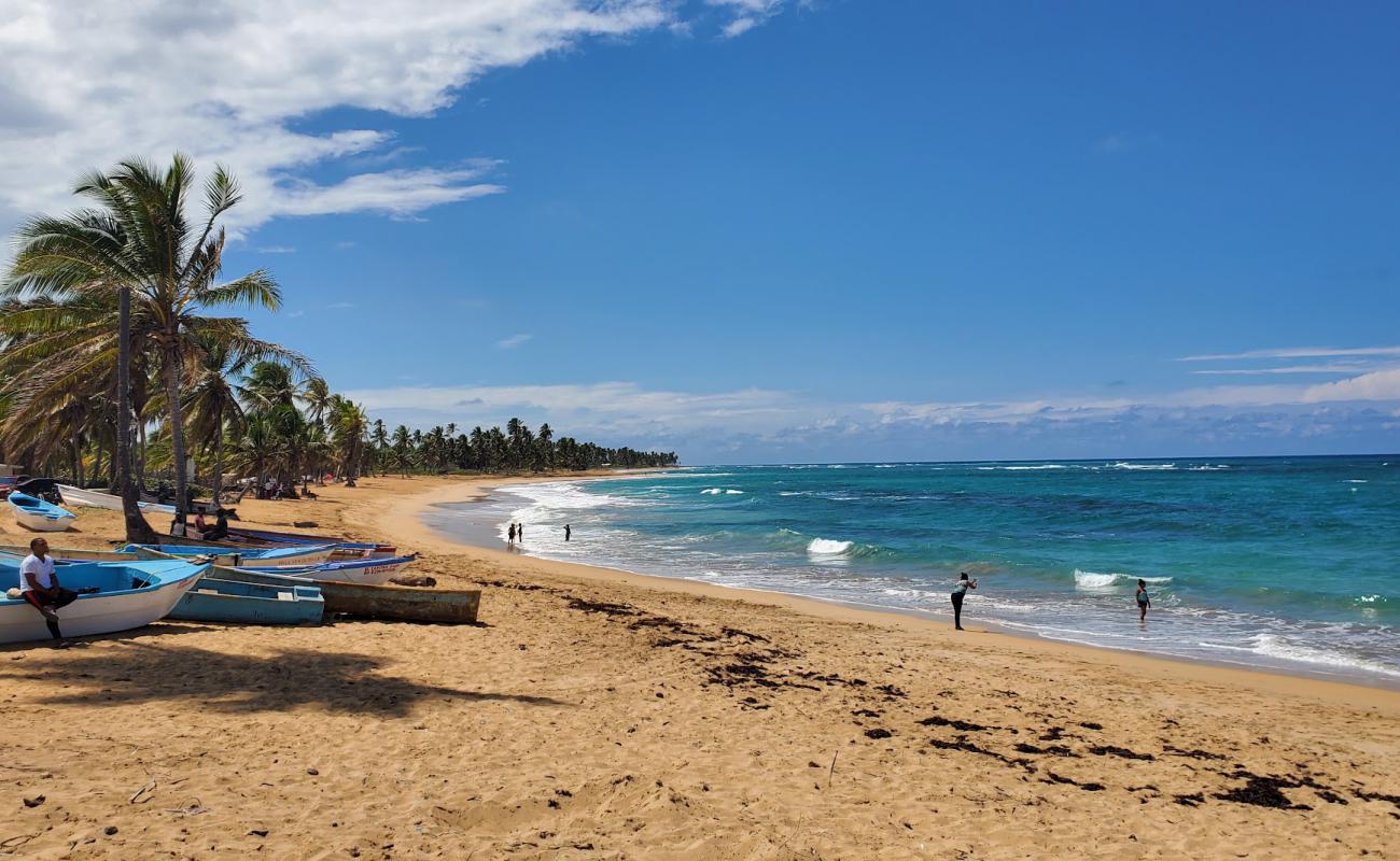 Photo of Playa Lava Cama with bright sand surface