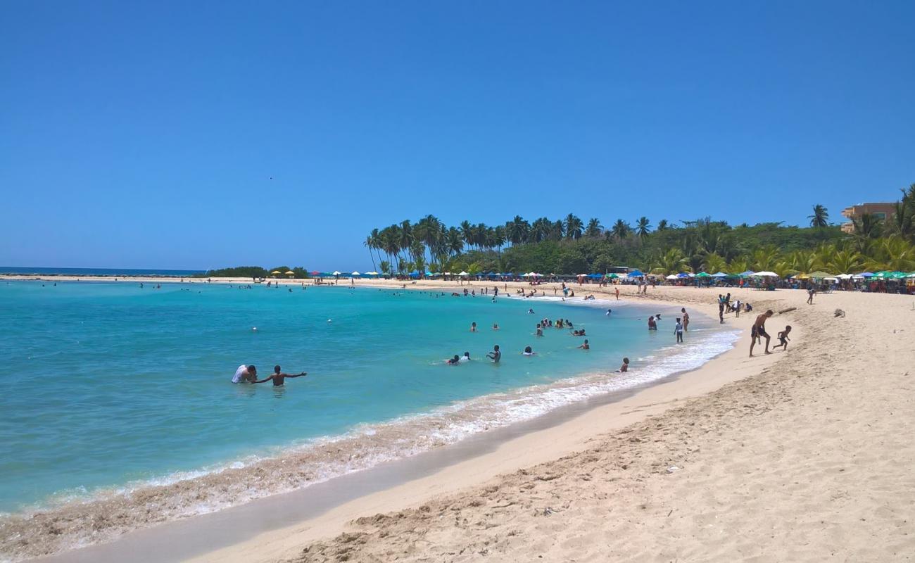 Photo of Juan Dolio beach with bright fine sand surface