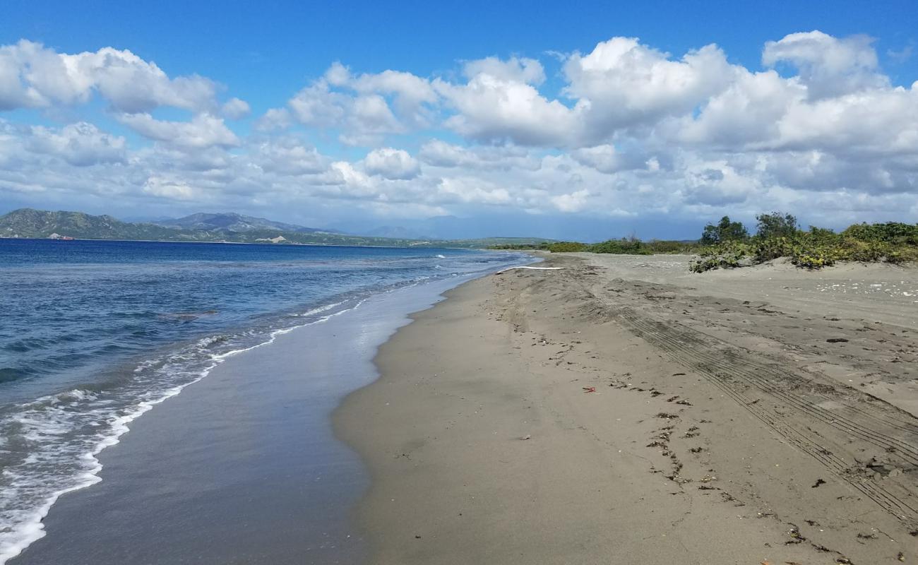 Photo of Derrumbao beach with gray sand surface