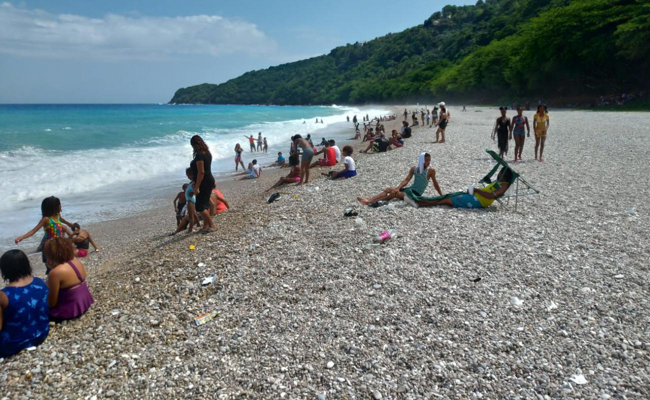 Photo of El Quemaito beach II with light fine pebble surface