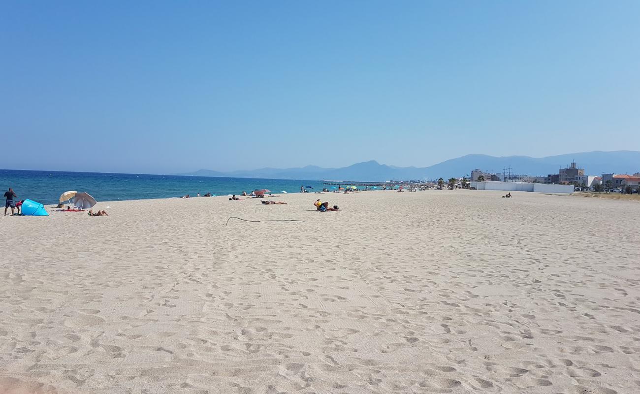 Photo of Saint-Cyprien beach II with bright fine sand surface