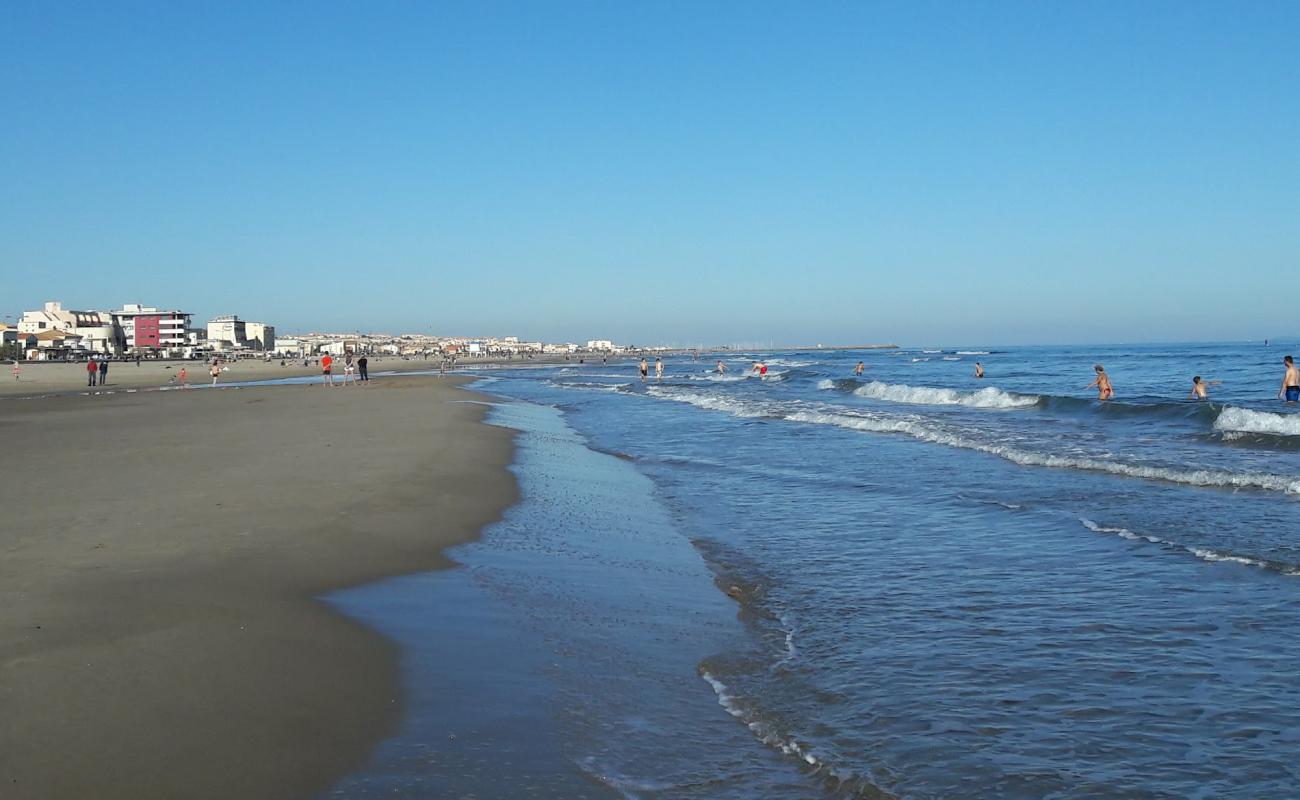 Photo of Narbonne Plage with bright fine sand surface