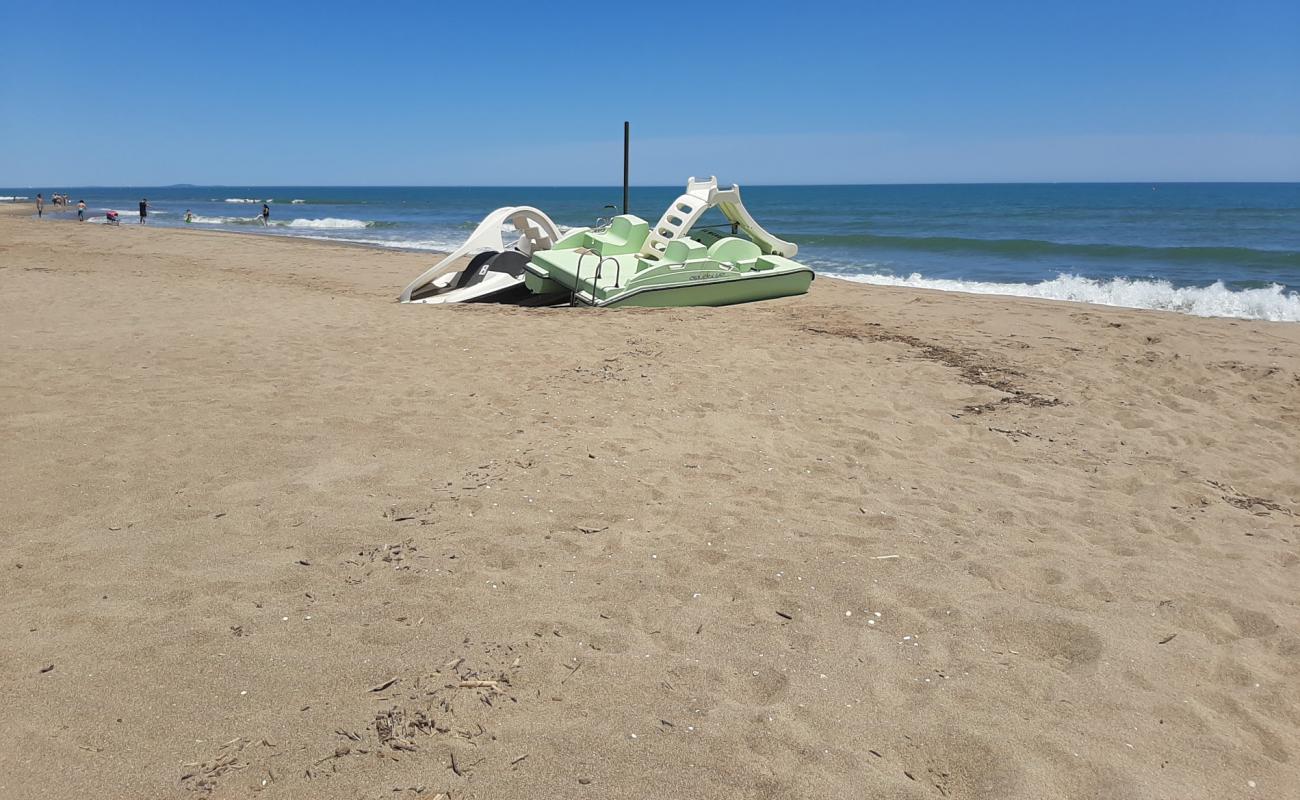 Photo of Saint-Pierre-la-Mer with bright fine sand surface