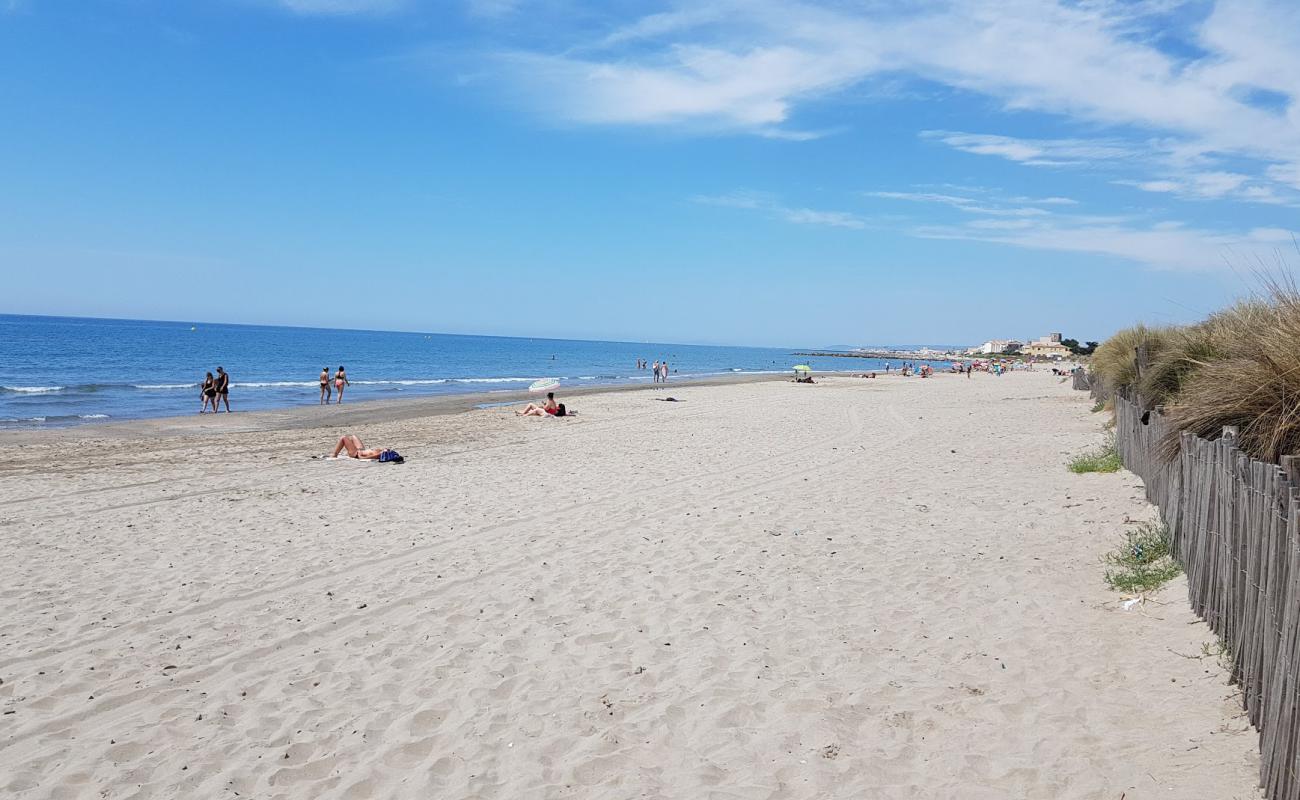 Photo of Le Petit Travers beach with bright fine sand surface