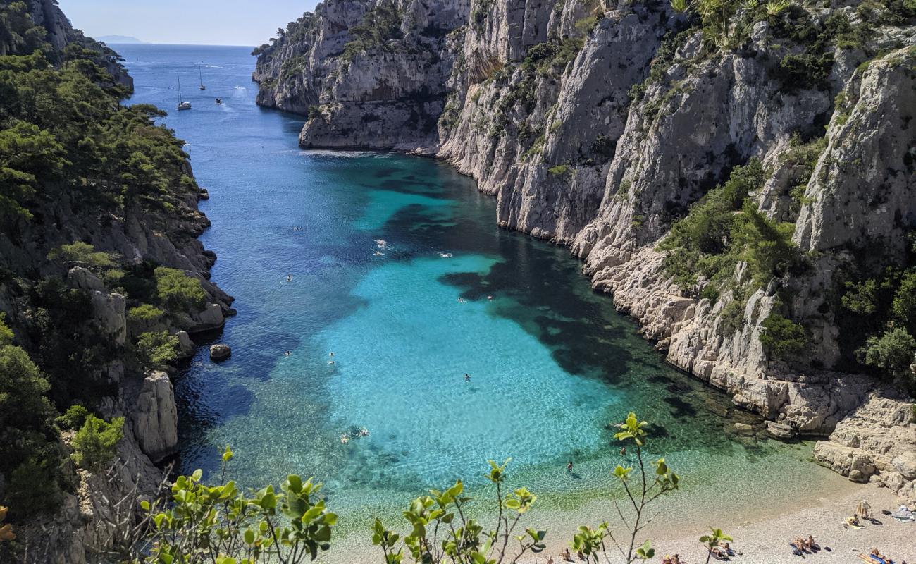 Photo of Calanque d'En-Vau beach with light pebble surface