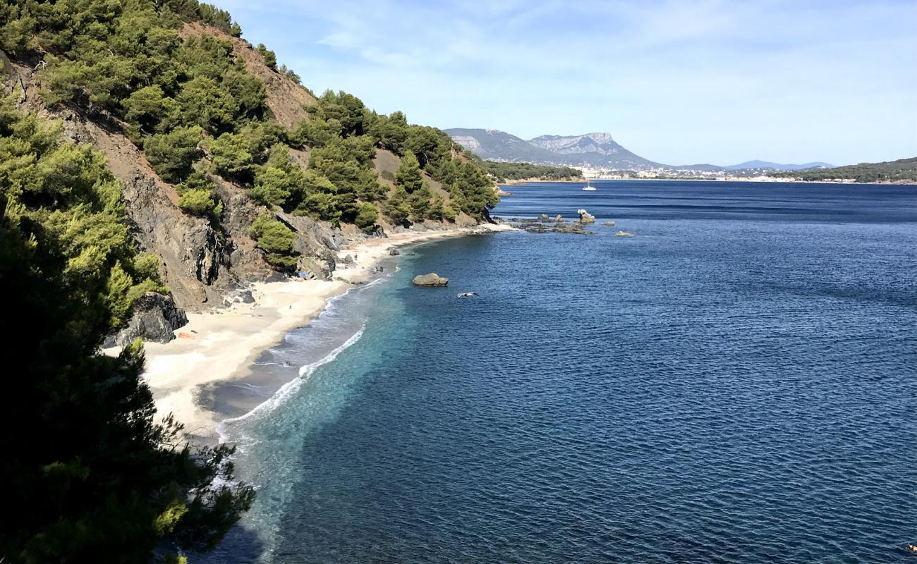 Photo of Plage du Saint-Selon with gray sand &  pebble surface